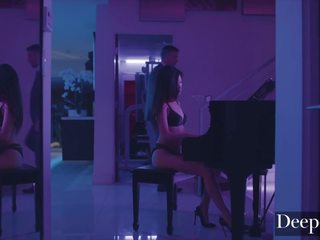 Deeper приголомшлива vina skyy dominated і driven для.